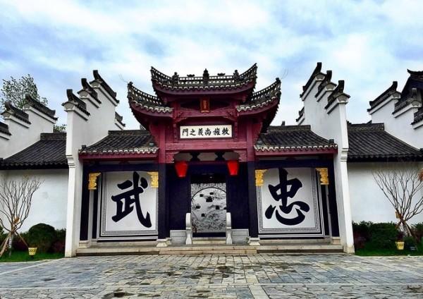 集知识问答于一身,尽在像汉兰达这样的车,高配直追BBA,最明显的优势是什么?